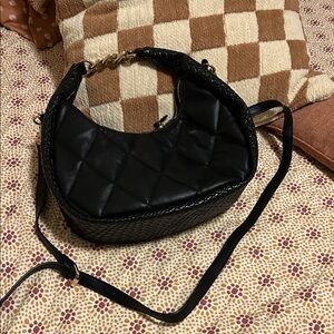 Elegant Black Quilted Women's Bag